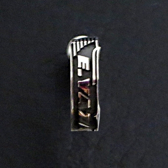 シルバーピアス(羽ロゴ)ブラック